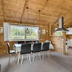Three-bedroom In Nyaraló