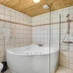 Three-bedroom In Nyaraló