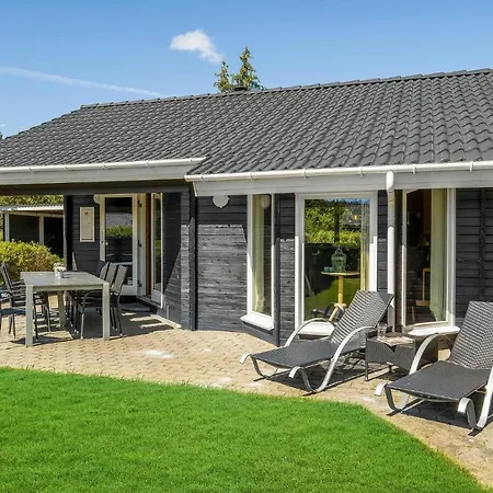 Lovely In With Kitchen Holiday home