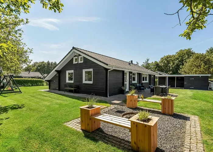 Дом отдыха Three-bedroom In